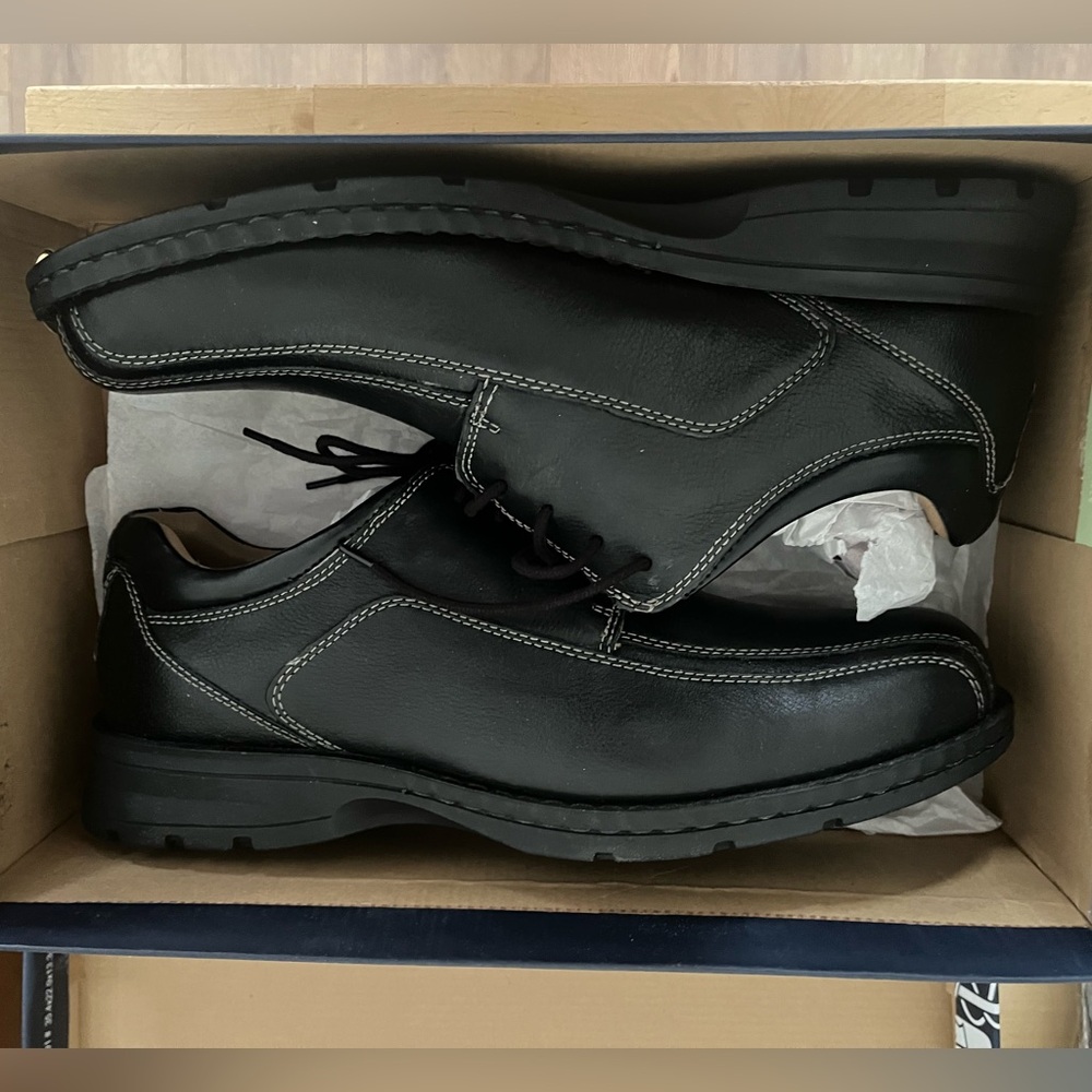 Dockers Black Leather Oxfords - Picture 2 of 6